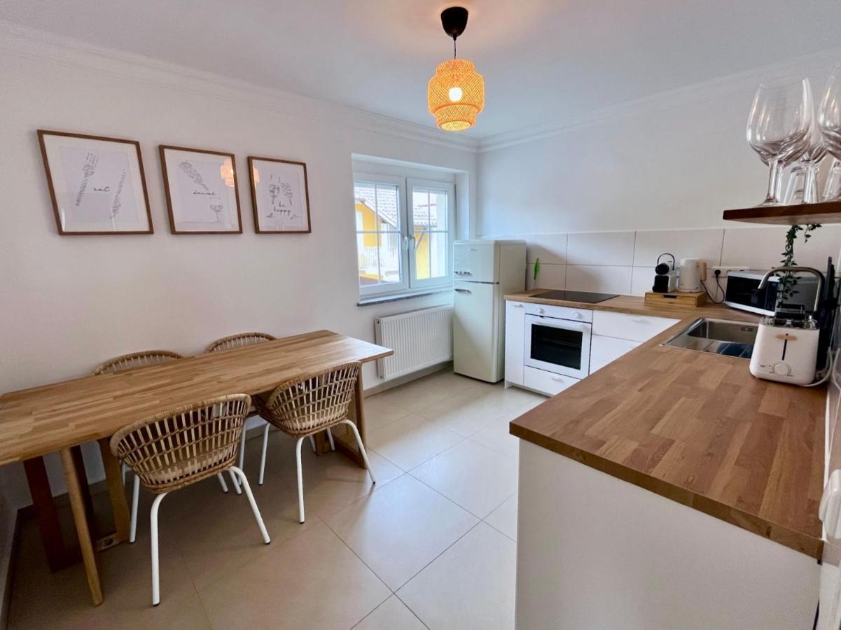 Yuva Homes Am Kurpark - Social Media Apartment บาดวือริสโฮเฟิน ภายนอก รูปภาพ